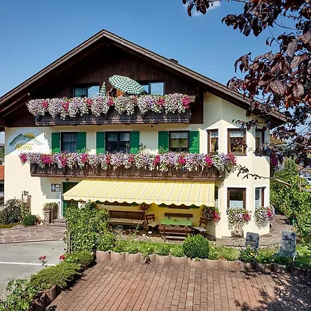 Gaestehaus Alpina バート・コールグループ