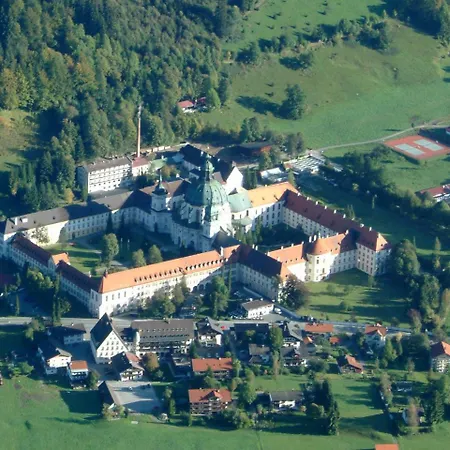Гостевой дом Gaestehaus Alpina Бад-Кольгруб