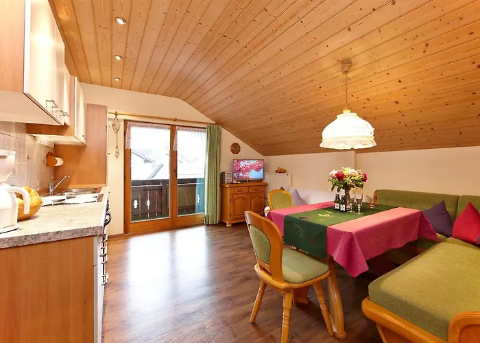 بيت ضيافة Gastehaus Alpina 3*